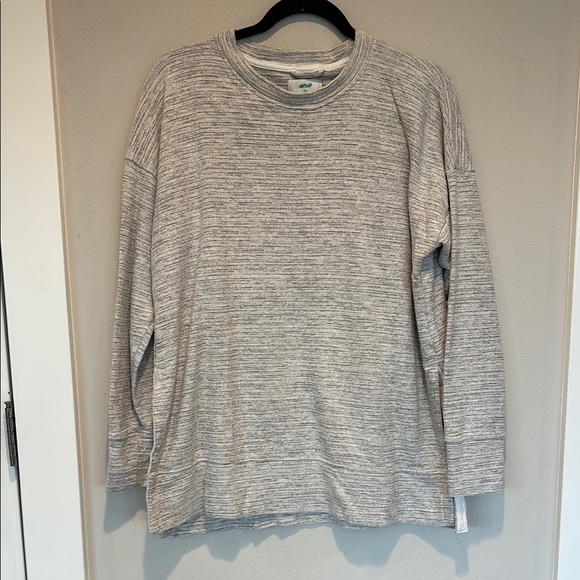 Aerie Gray Crewneck Sweater with Classic Knit Design Small - Picture 1 of 5
